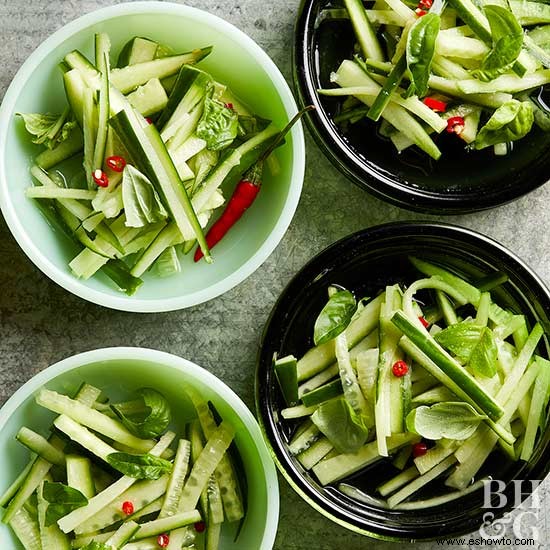 Ensalada tailandesa de pepino y albahaca 