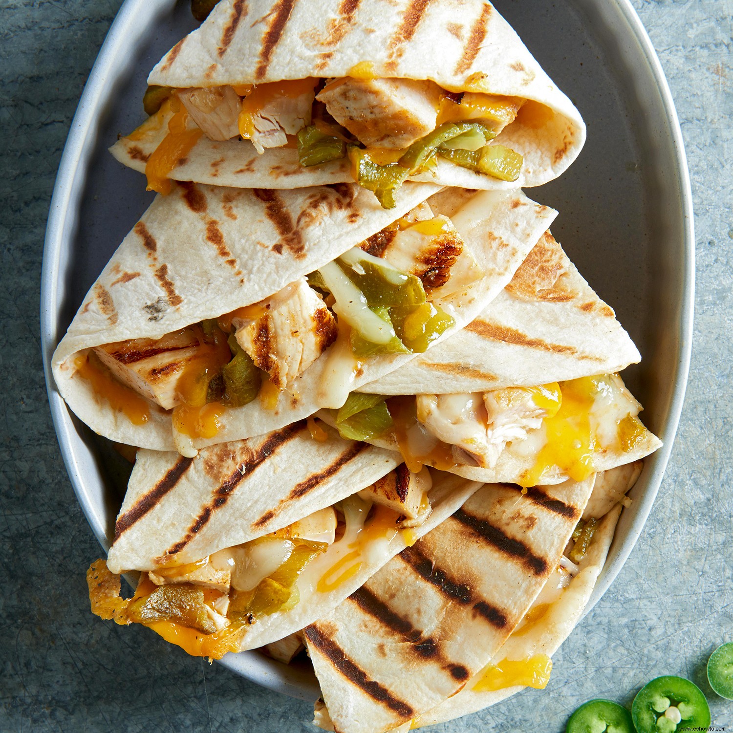 Quesadillas de pollo con queso y chile 