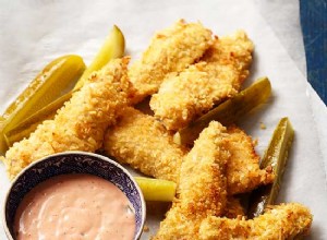 Dedos de Pollo Crujientes al Horno con Patatas Fritas: Receta Fácil y Deliciosa