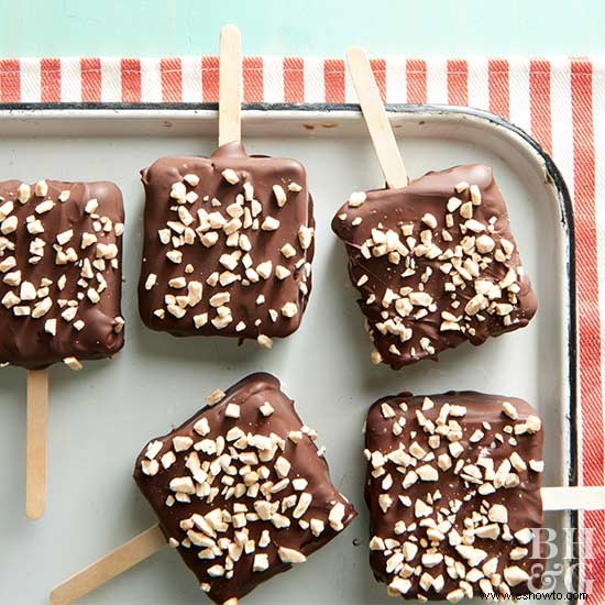 Barras de helado de chocolate y caramelo 