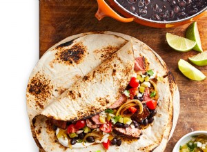 Burritos de Bistec Jugoso con Frijoles Negros: Receta Auténtica y Fácil