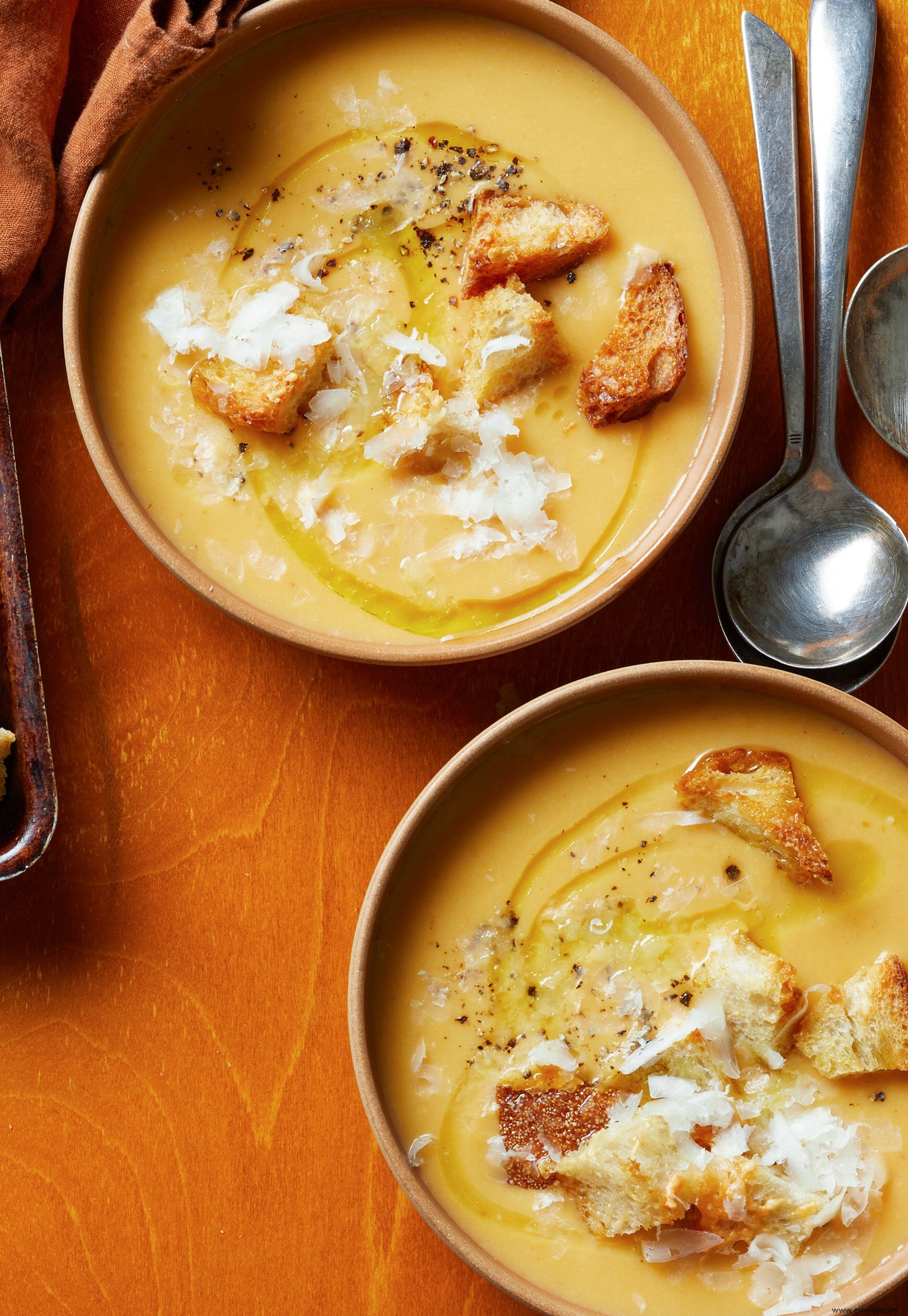 Sopa De Calabaza Con Crutones Manchegos 