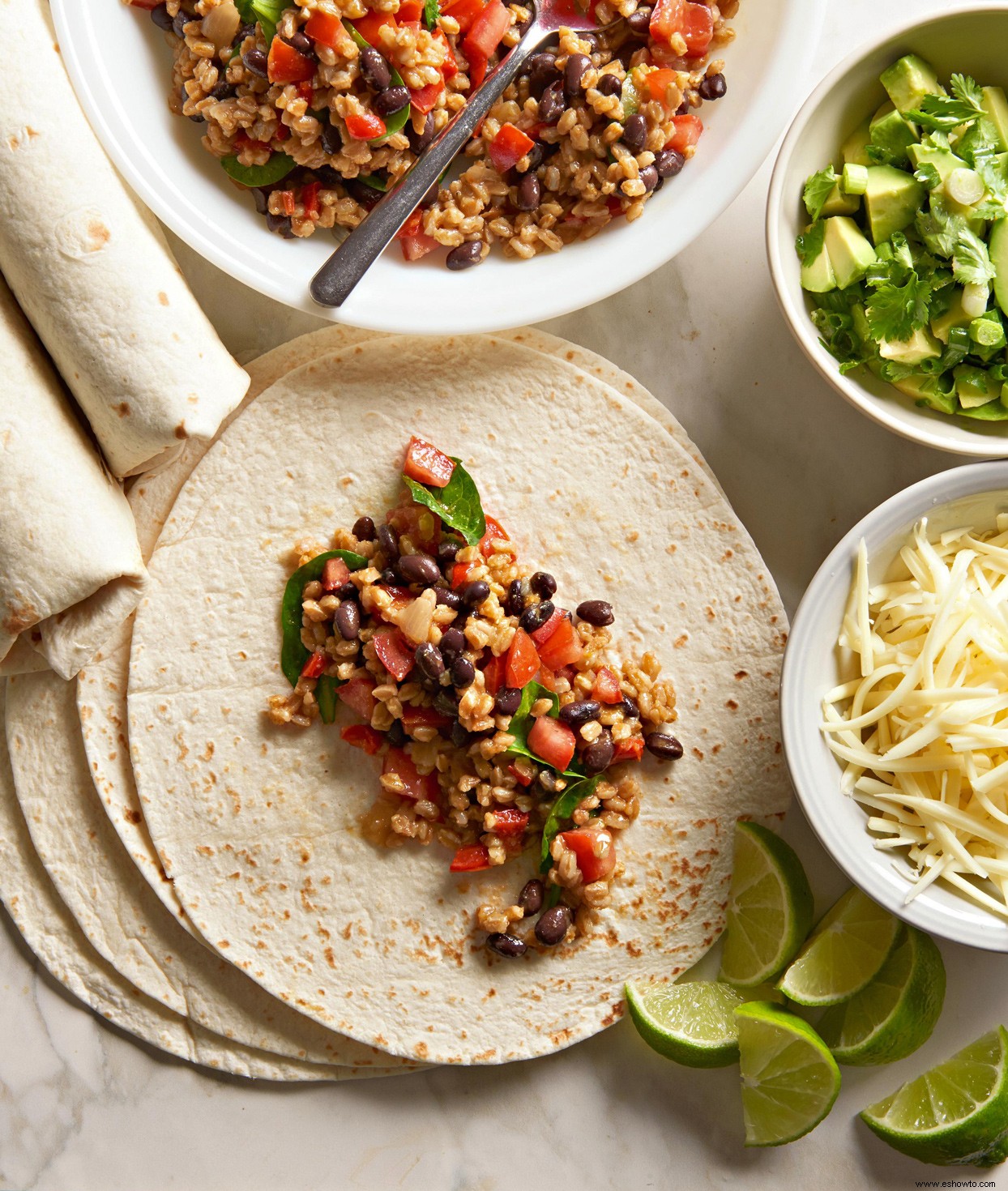 Burritos de frijoles negros y espinacas en olla a presión 