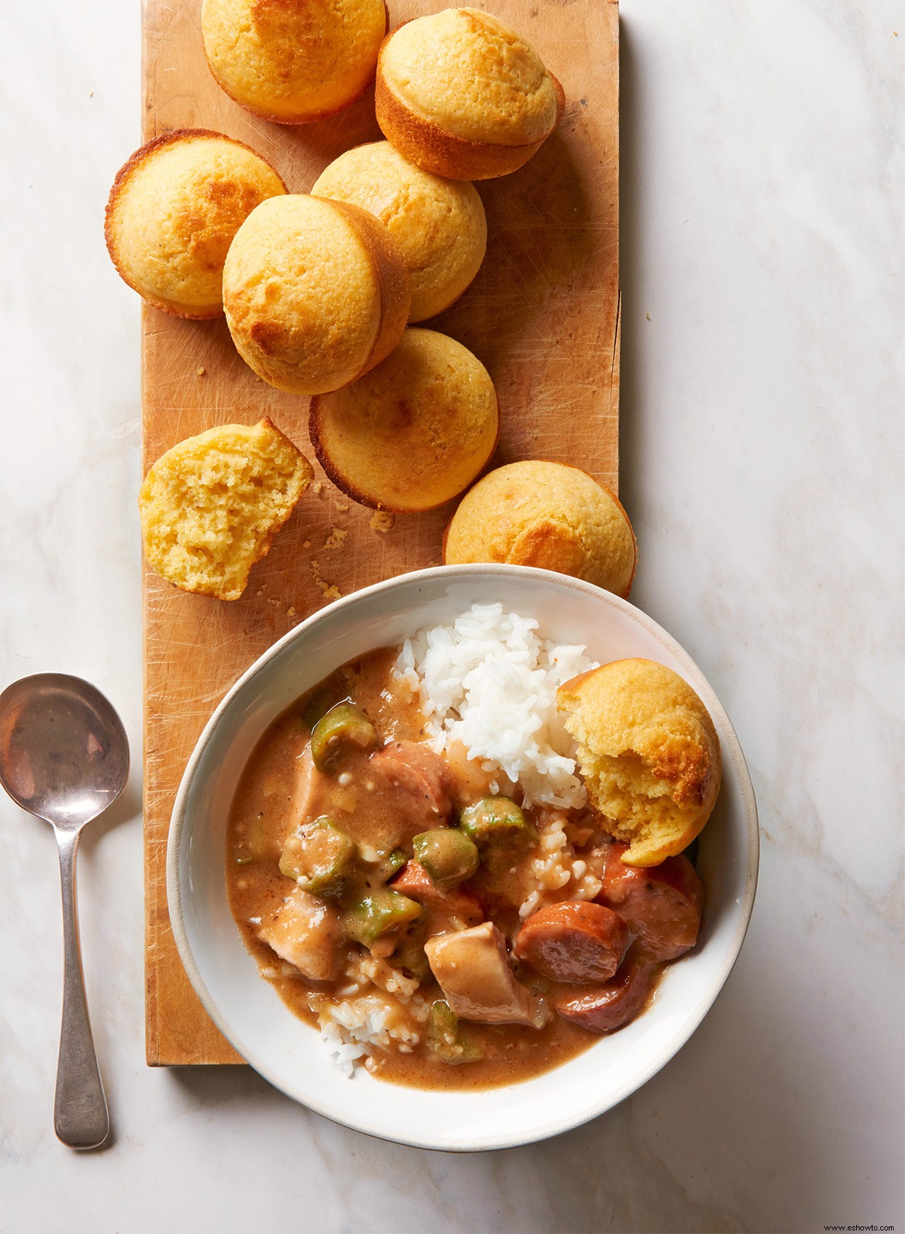 Gumbo de pollo y salchichas en olla a presión 