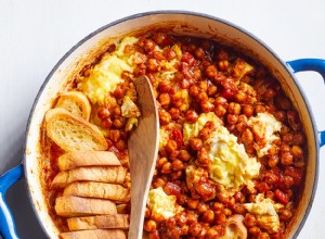 Garbanzos en Salsa Harissa con Huevos Revueltos 