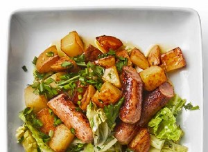 Salchichas con Papas Doradas y Repollo Salteado con Mantequilla | Receta Fácil en Sartén