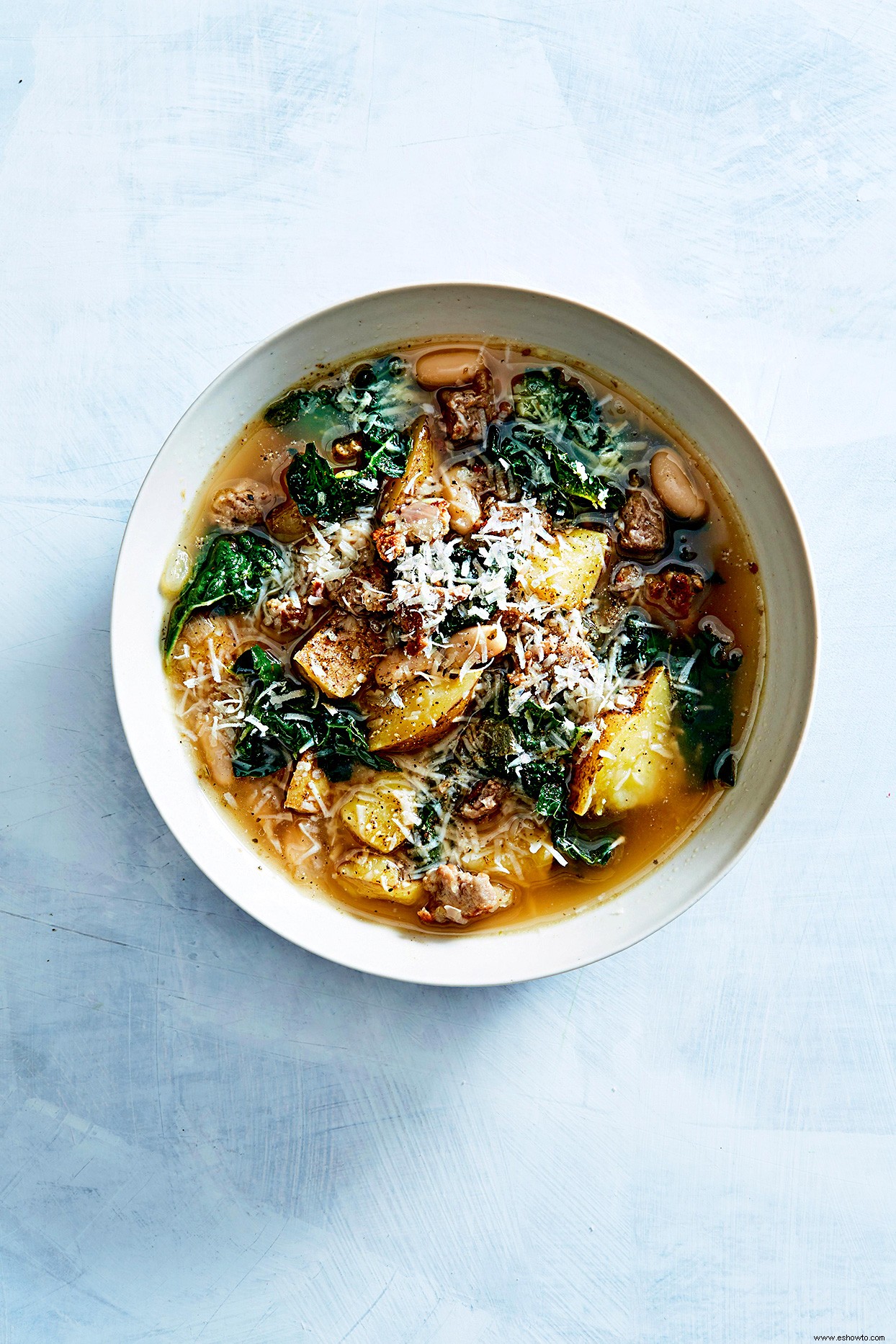 Sopa De Salchicha, Patata, Frijoles Blancos Y Kale 