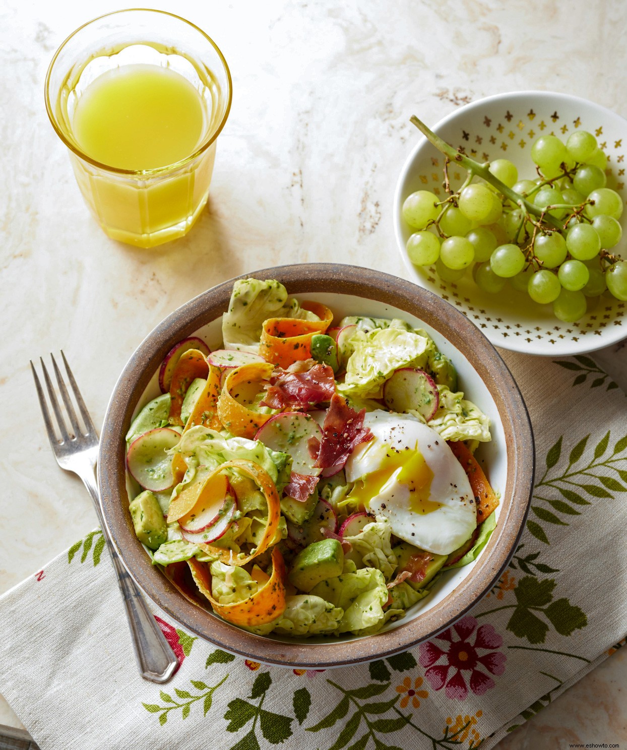 Ensalada De Desayuno De Prosciutto Y Huevo 