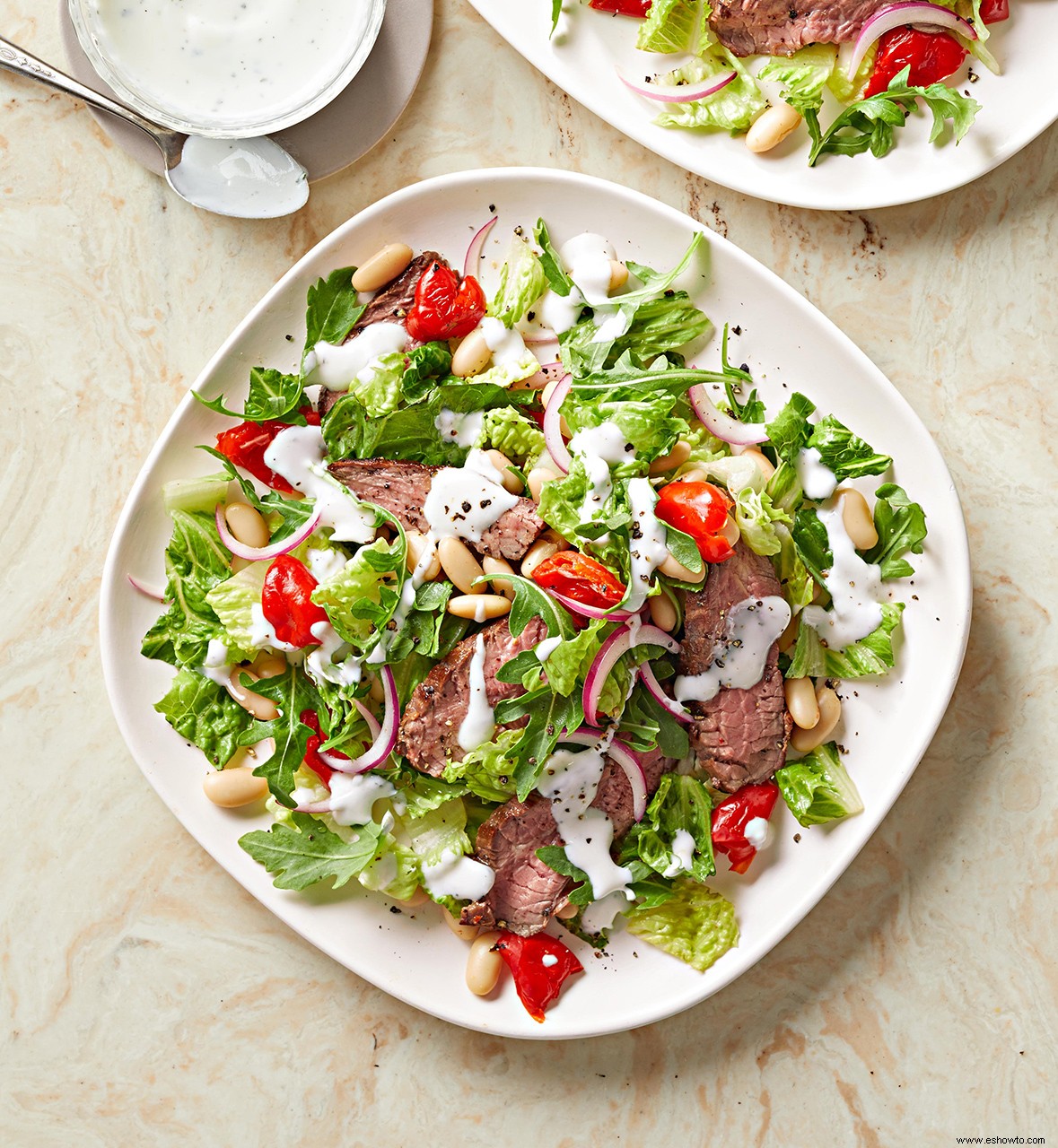 Ensalada De Bistec Con Frijoles Blancos Y Pimientos 