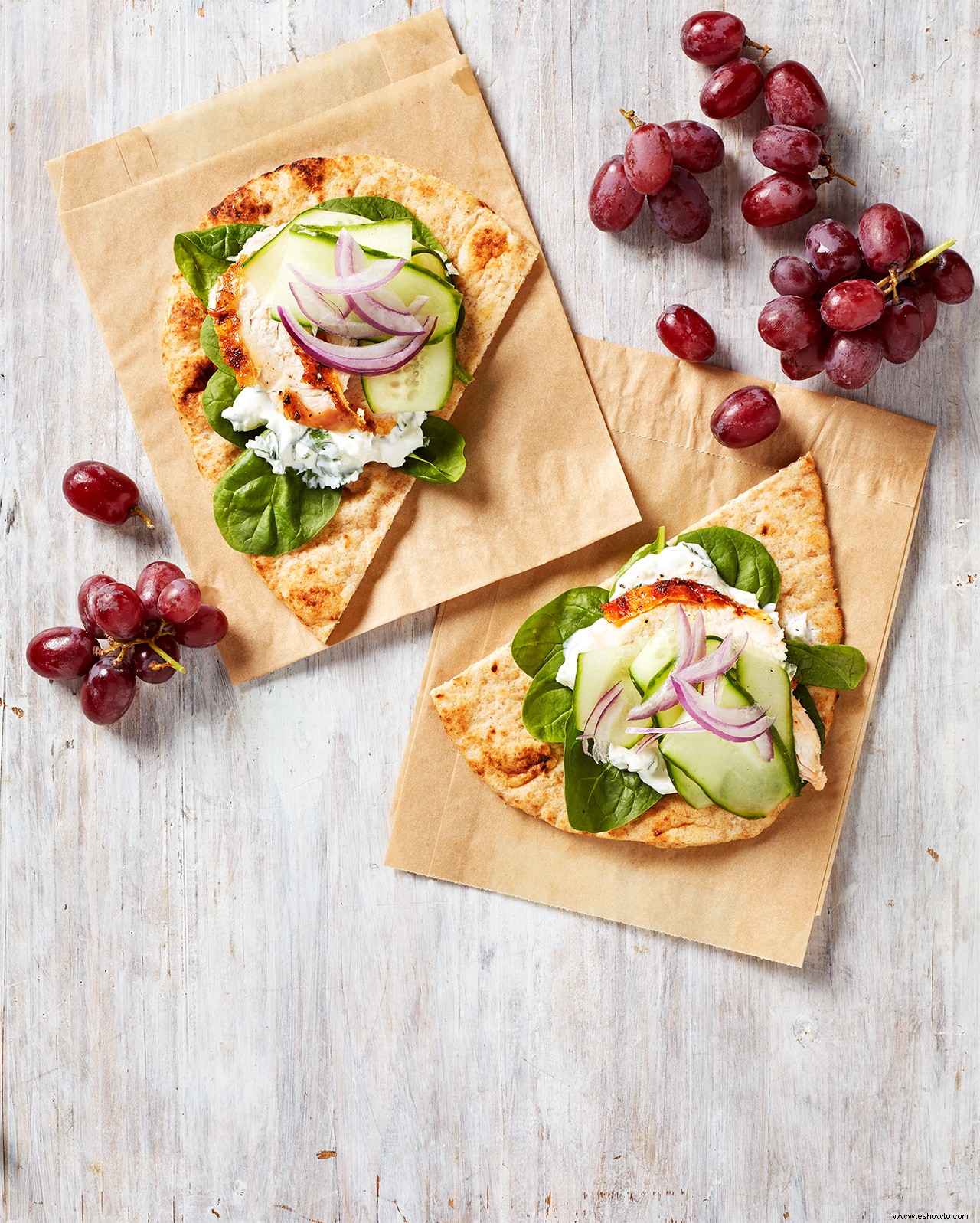 Sándwiches De Pavo Y Pepino Con Crema De Cilantro 