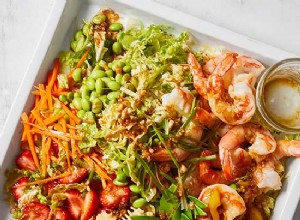 Ensalada de Edamame, Bayas y Pasta con Aderezo de Jengibre: Receta Saludable y Colorida