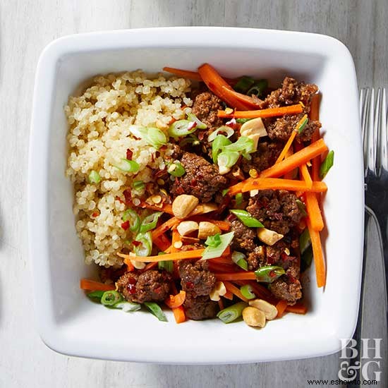 Tazones asiáticos de carne de res, vegetales y quinoa 