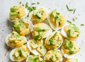 Huevos Rellenos de Aguacate Paleo: Receta Cremosa y Saludable