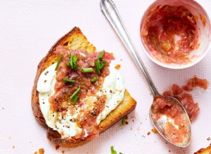 Mermelada de Ruibarbo y Tocino: Receta Dulce, Ahumada y Versátil