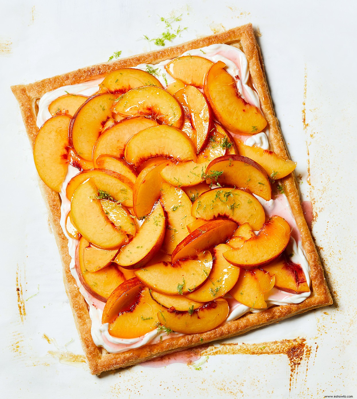 Tarta de crema y melocotones picantes 