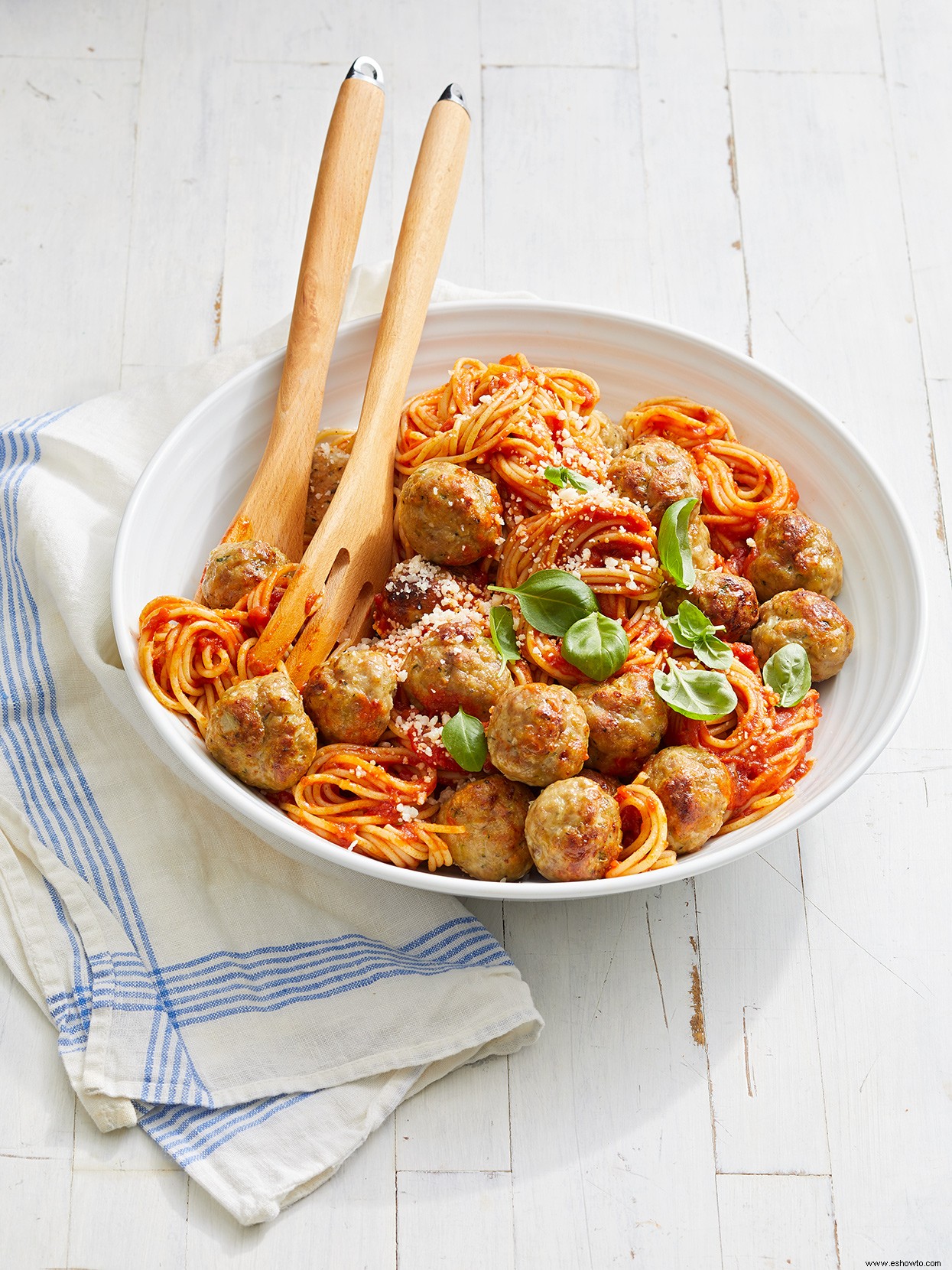 Albóndigas De Pollo Y Salchicha Con Calabacín 