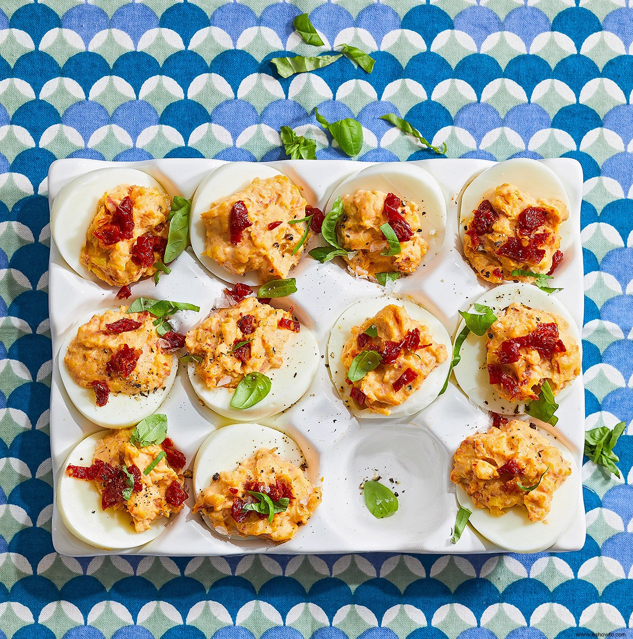 Huevos Rellenos con Tomate Secado al Sol 