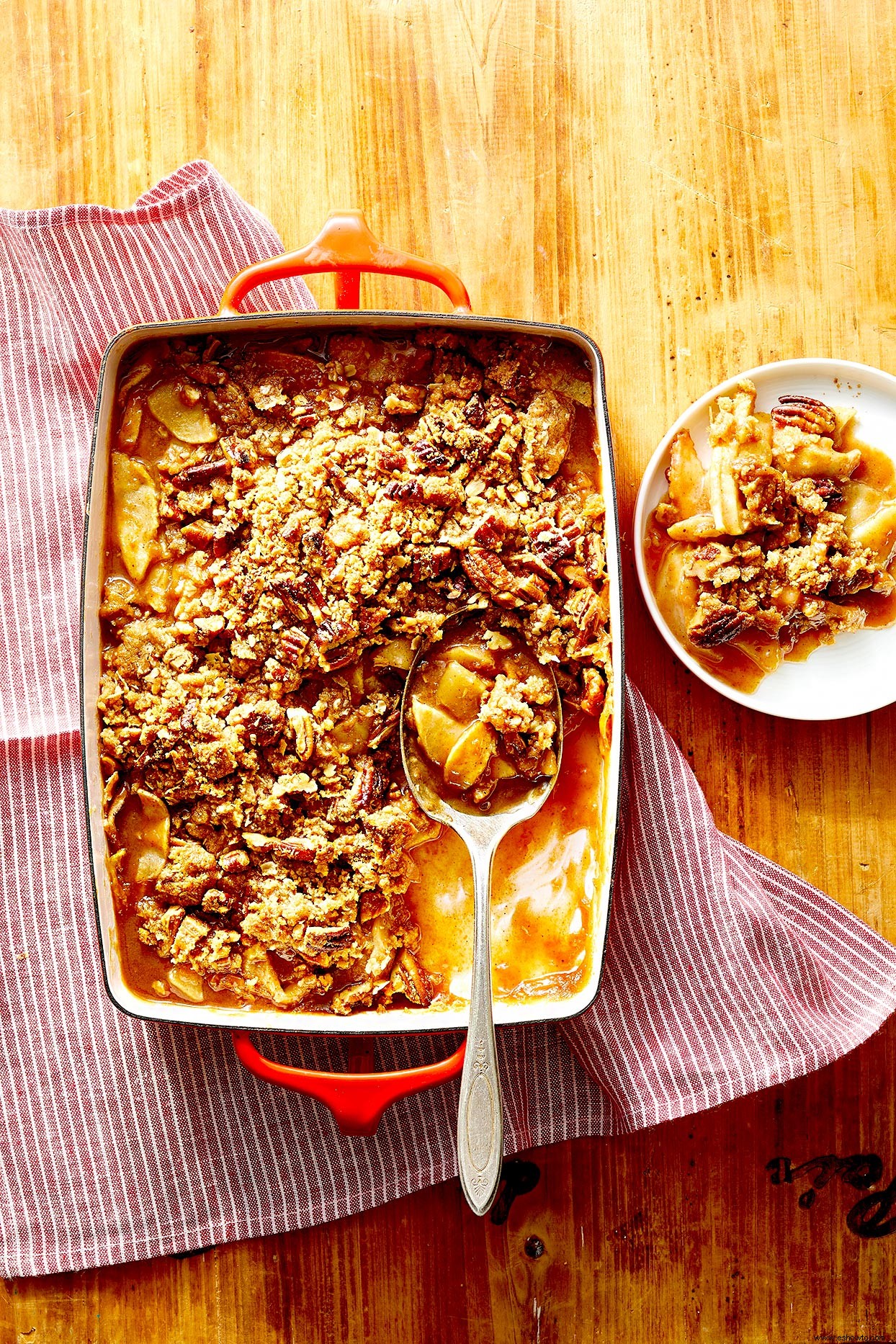 Crujiente de manzana con caramelo y nuez 