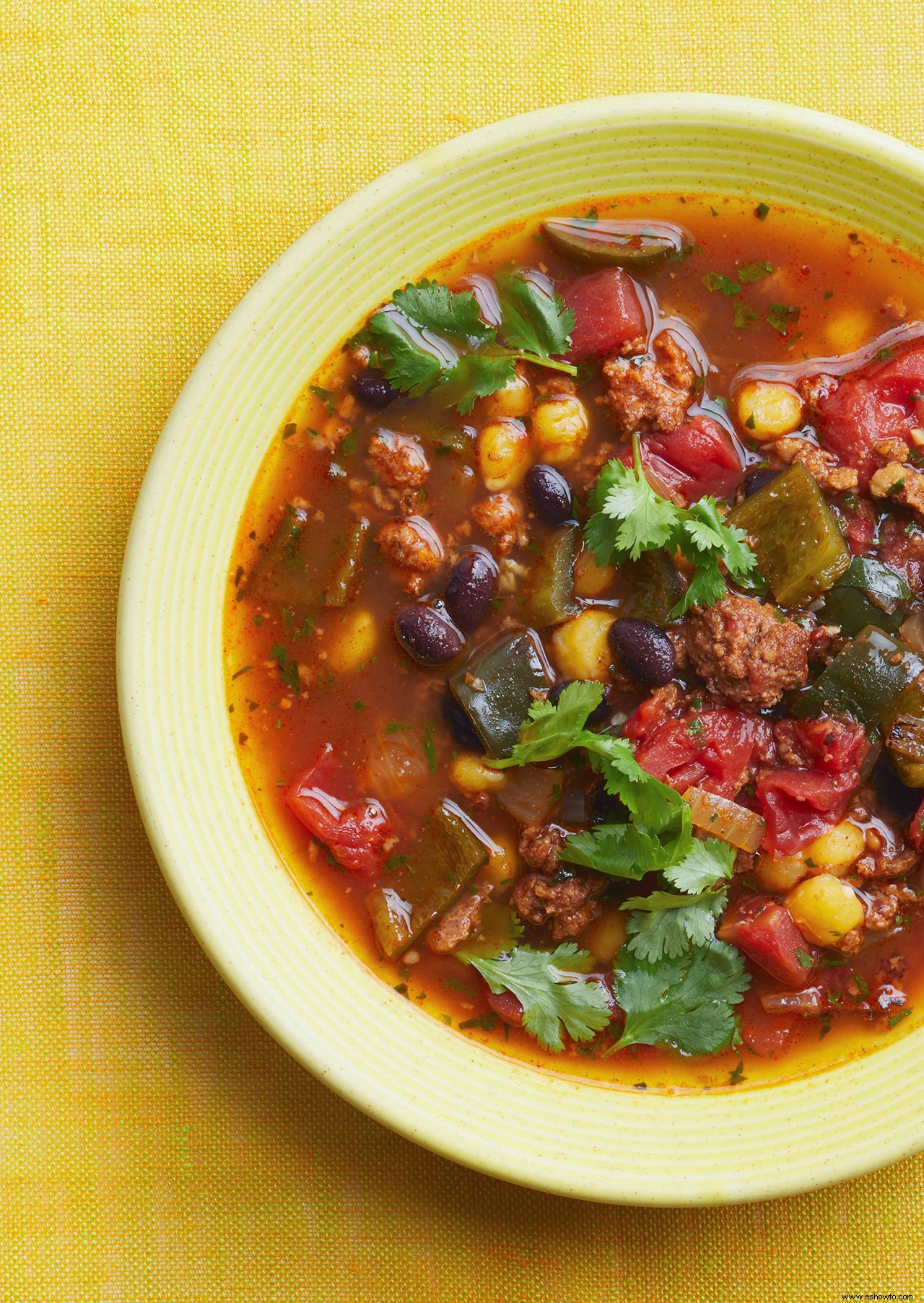 Sopa de Frijoles Negros con Chorizo ​​Preparada 