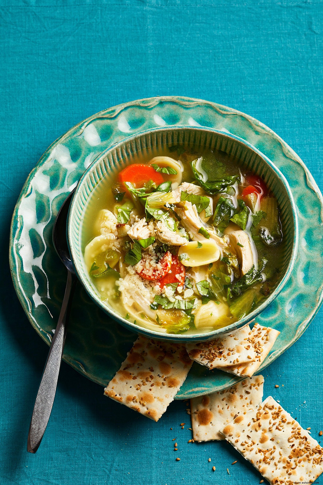 Sopa De Pollo, Escarola Y Orecchiette 