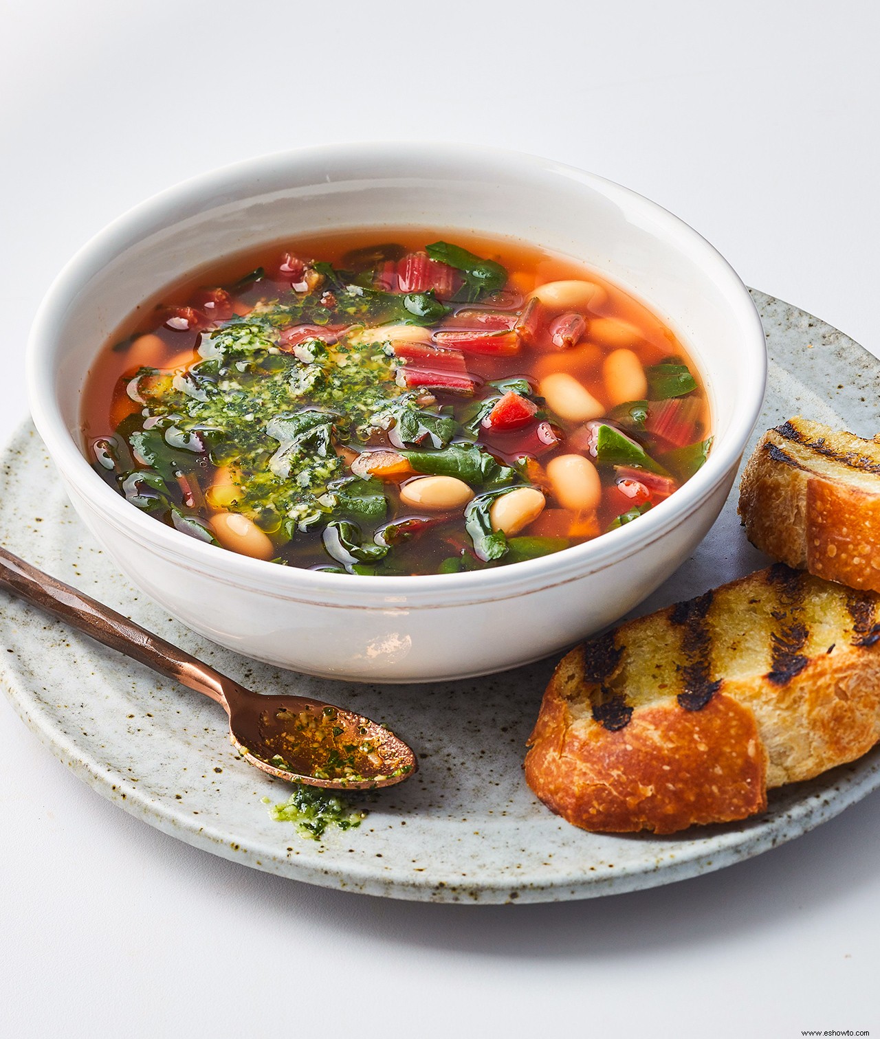 Sopa de habas y verduras al pistou 