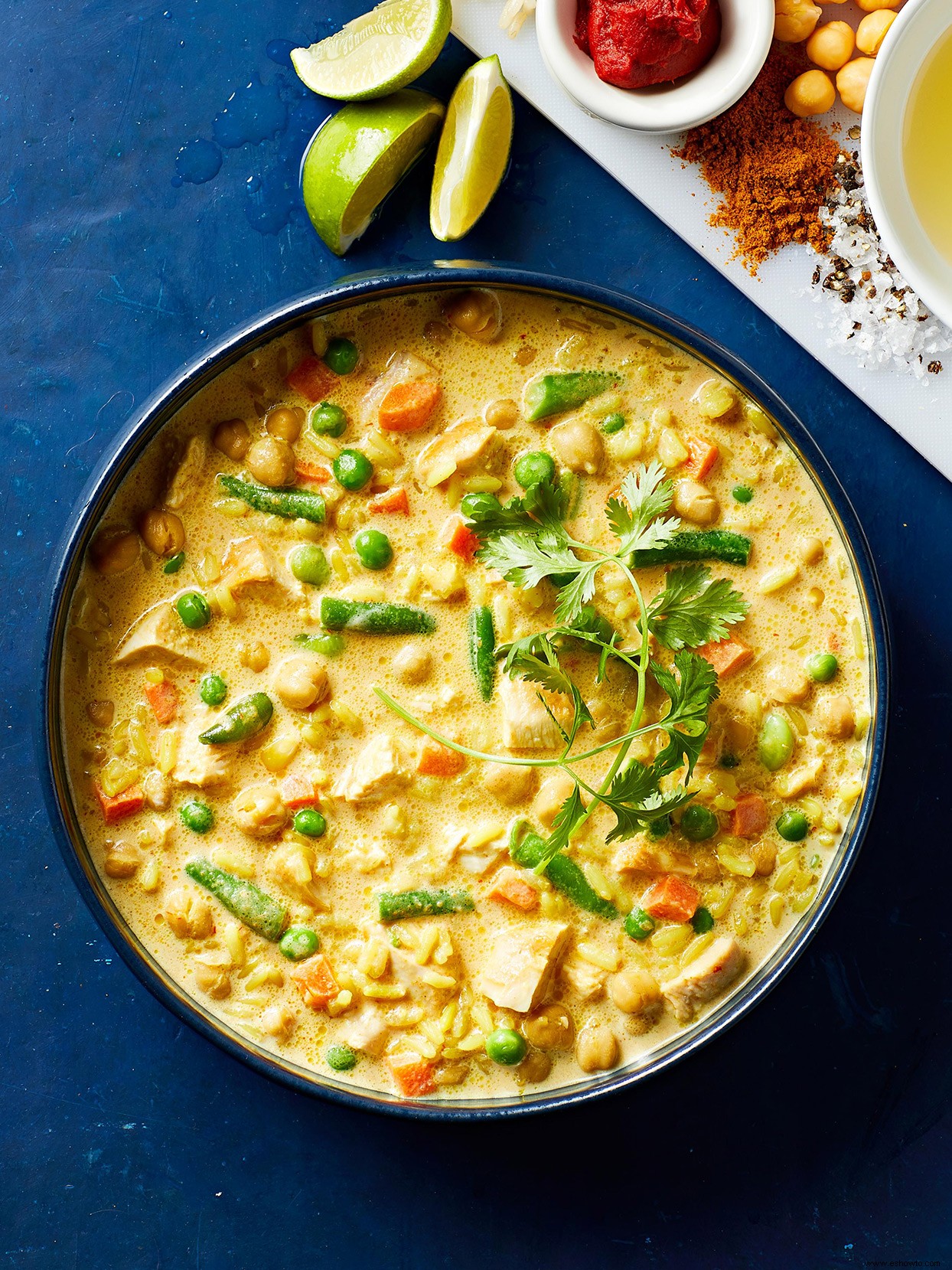 Estofado de garbanzos y pollo al curry 