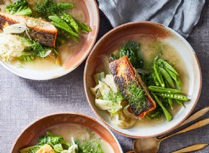 Sopa de Lechuga Marchita con Salmón a la Parrilla: Receta Saludable y Rápida
