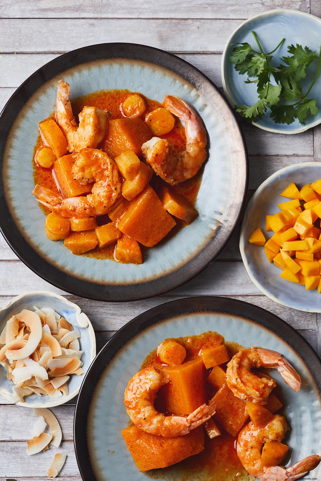 Camarones con Ajo y Jengibre con Vegetales de Coco y Curry 