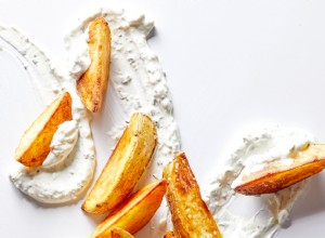 Dip Cremoso de Yogur con Romero y Limón: Receta Fácil en 10 Minutos