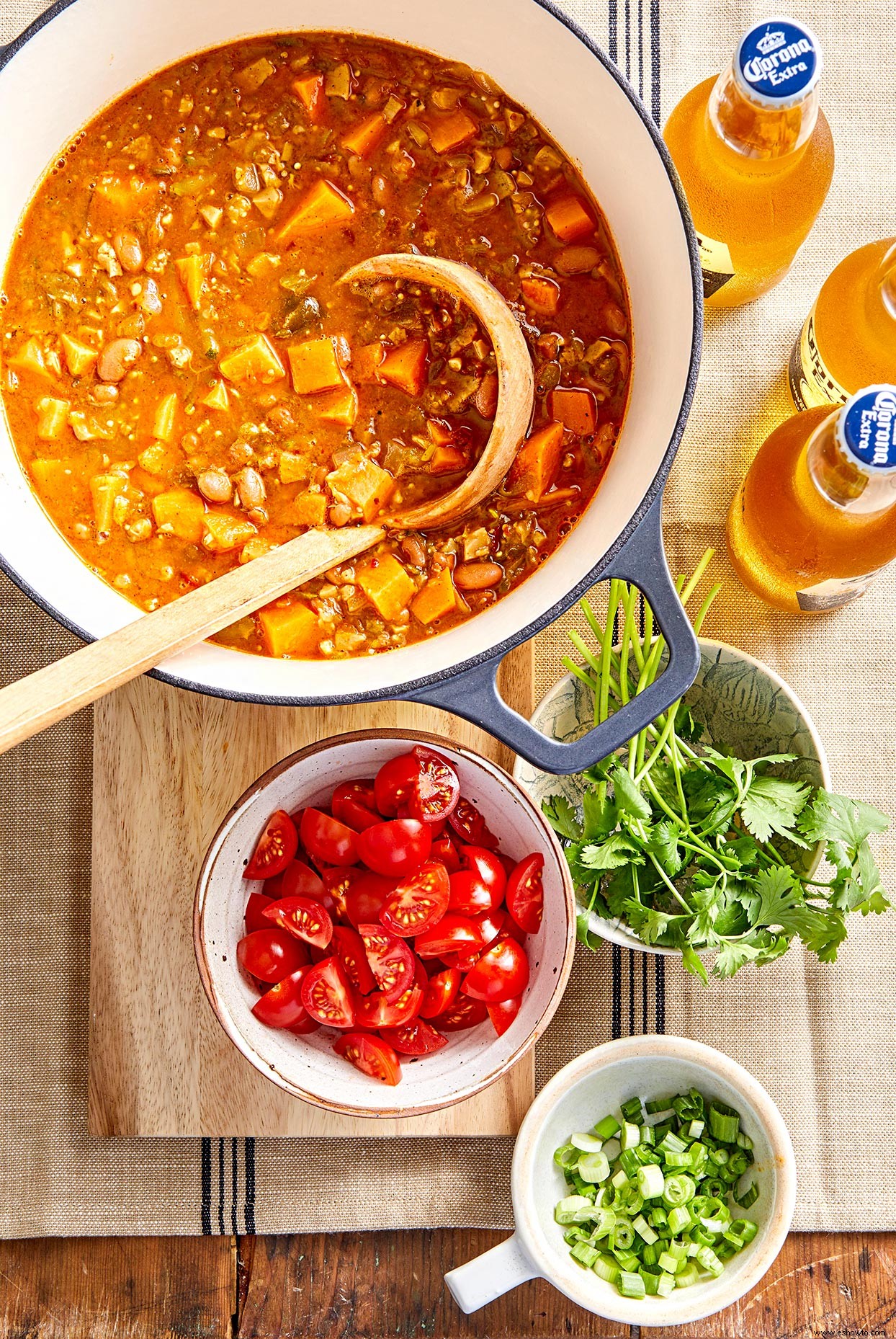 Veggie Chili Verde con Crumbles de Seitán y Lager 