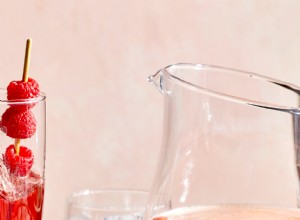 Ponche Refrescante de Aperol con Durazno, Limón y Albahaca: Receta Fácil