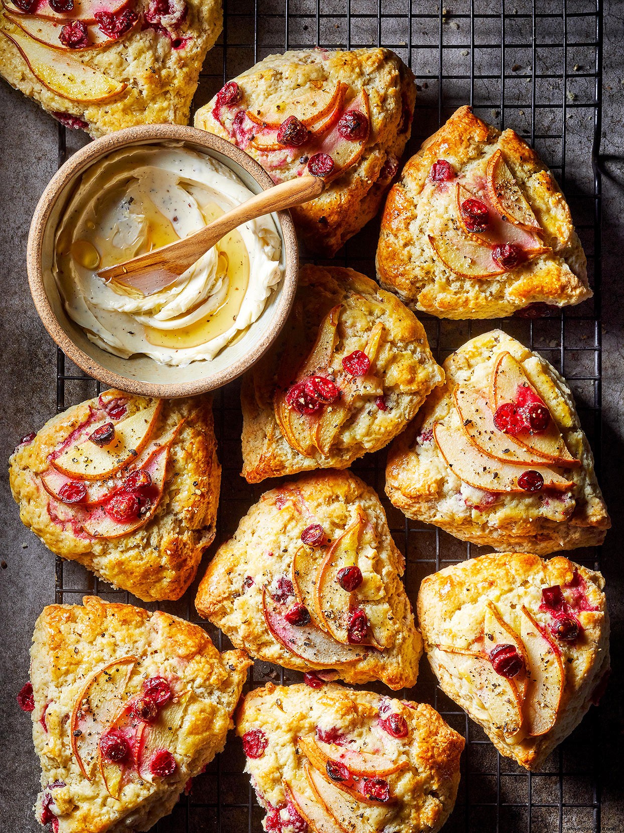 Scones picantes de pera y vainilla 