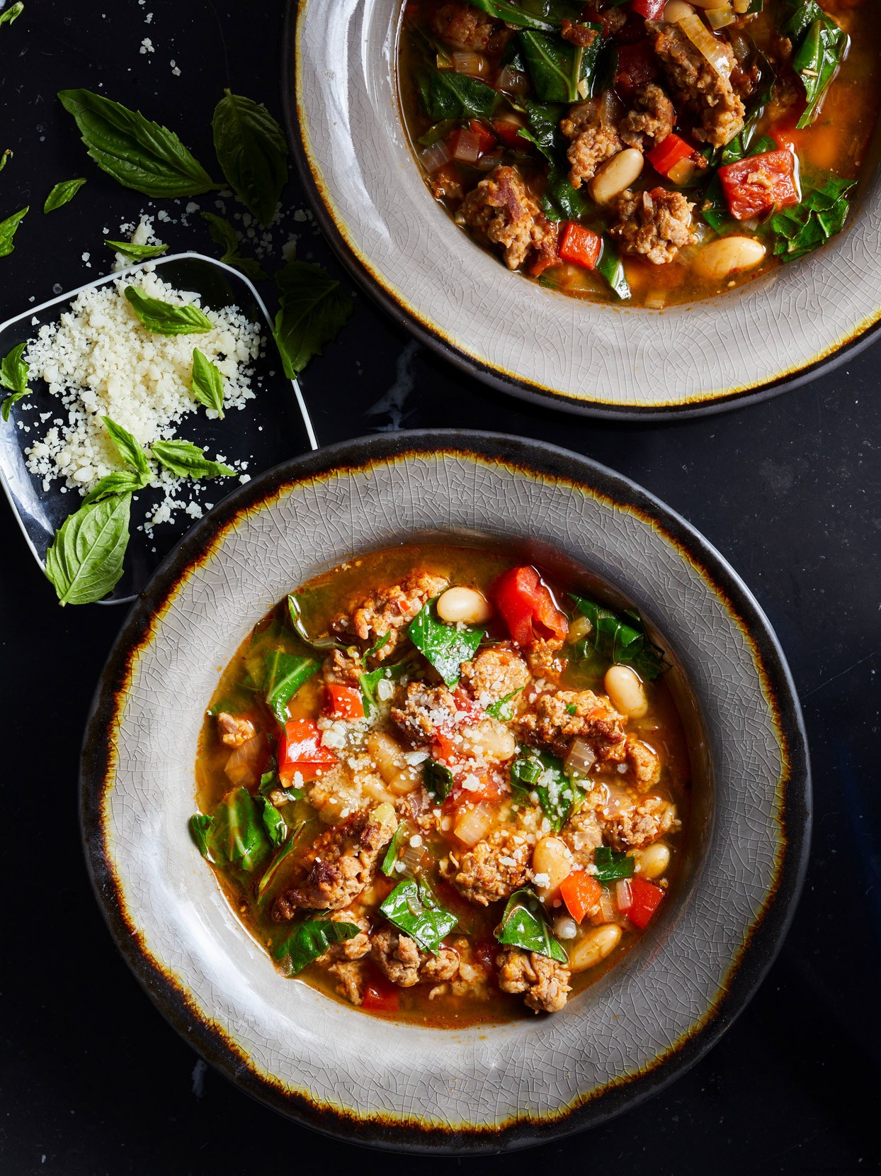 Sopa picante de chorizo ​​y col rizada 