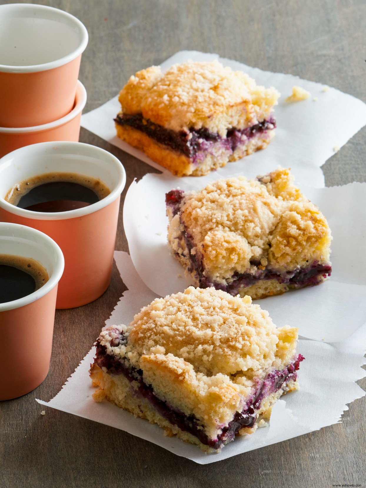 Pastel de café con moras 