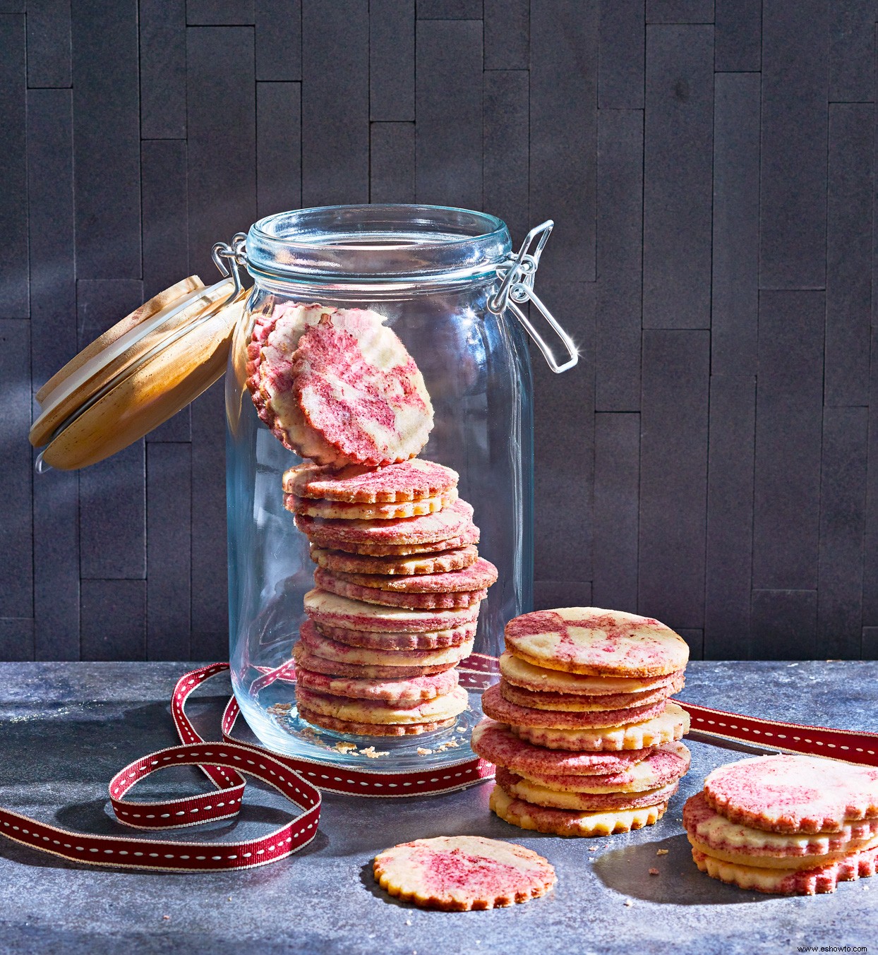 Galletas de mantequilla de mármol de frambuesa 