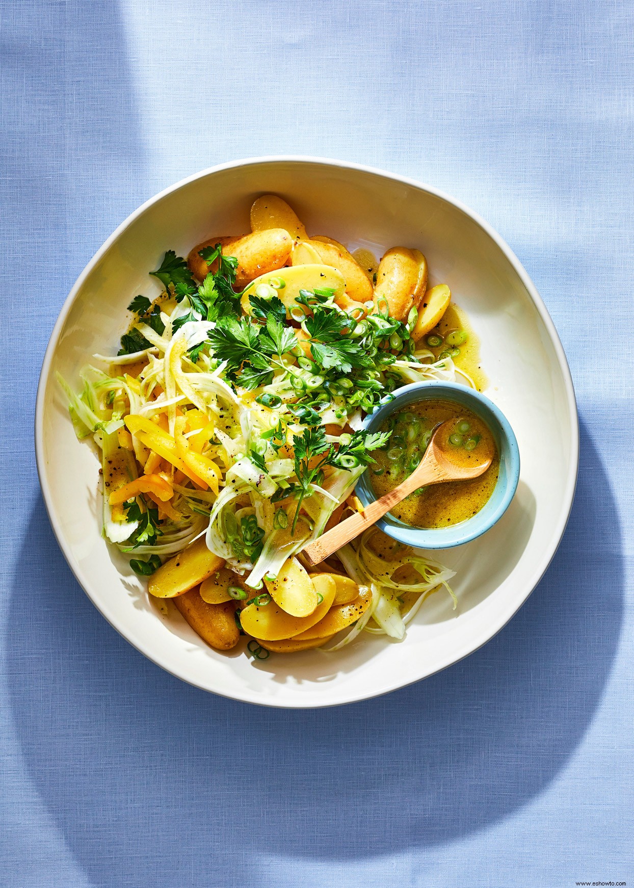 Ensalada de patatas con hinojo y alevines 