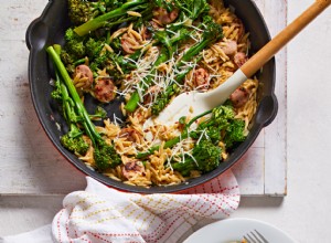 Broccolini, Salchicha de Pollo y Orzo en Sartén: Receta Rápida y Saludable