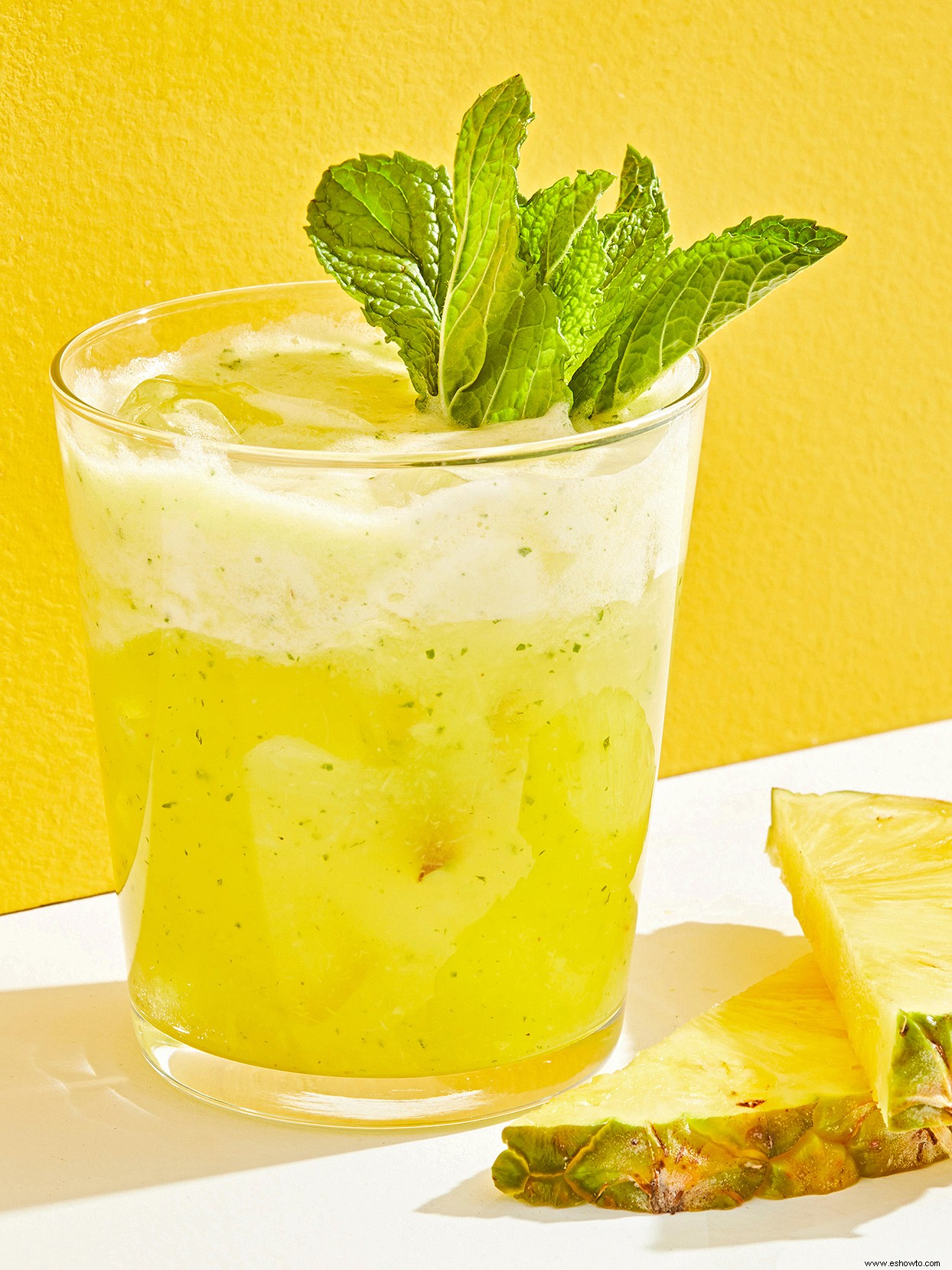 Cooler de Piña-Menta-Coco 