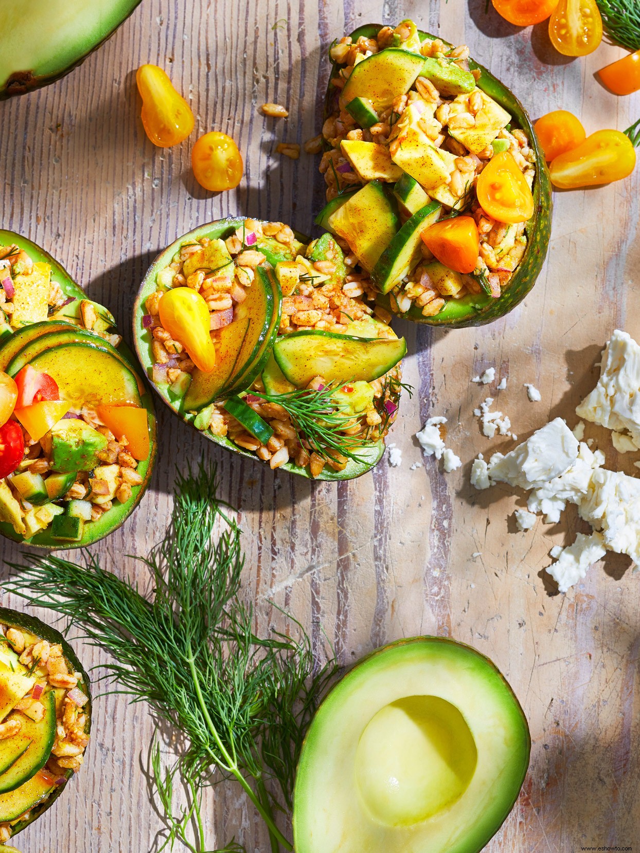 Aguacates Rellenos De Ensalada De Farro 