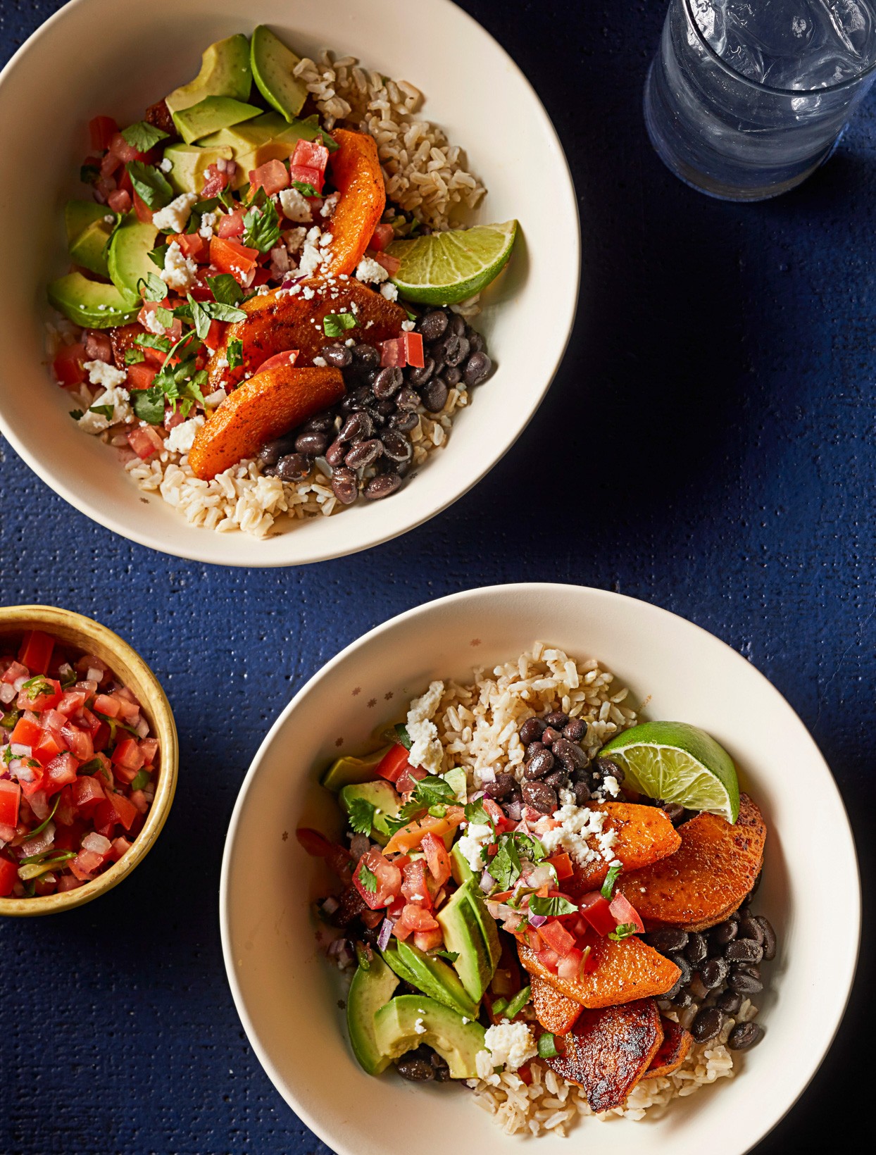 Tazones de burrito de calabaza asada 