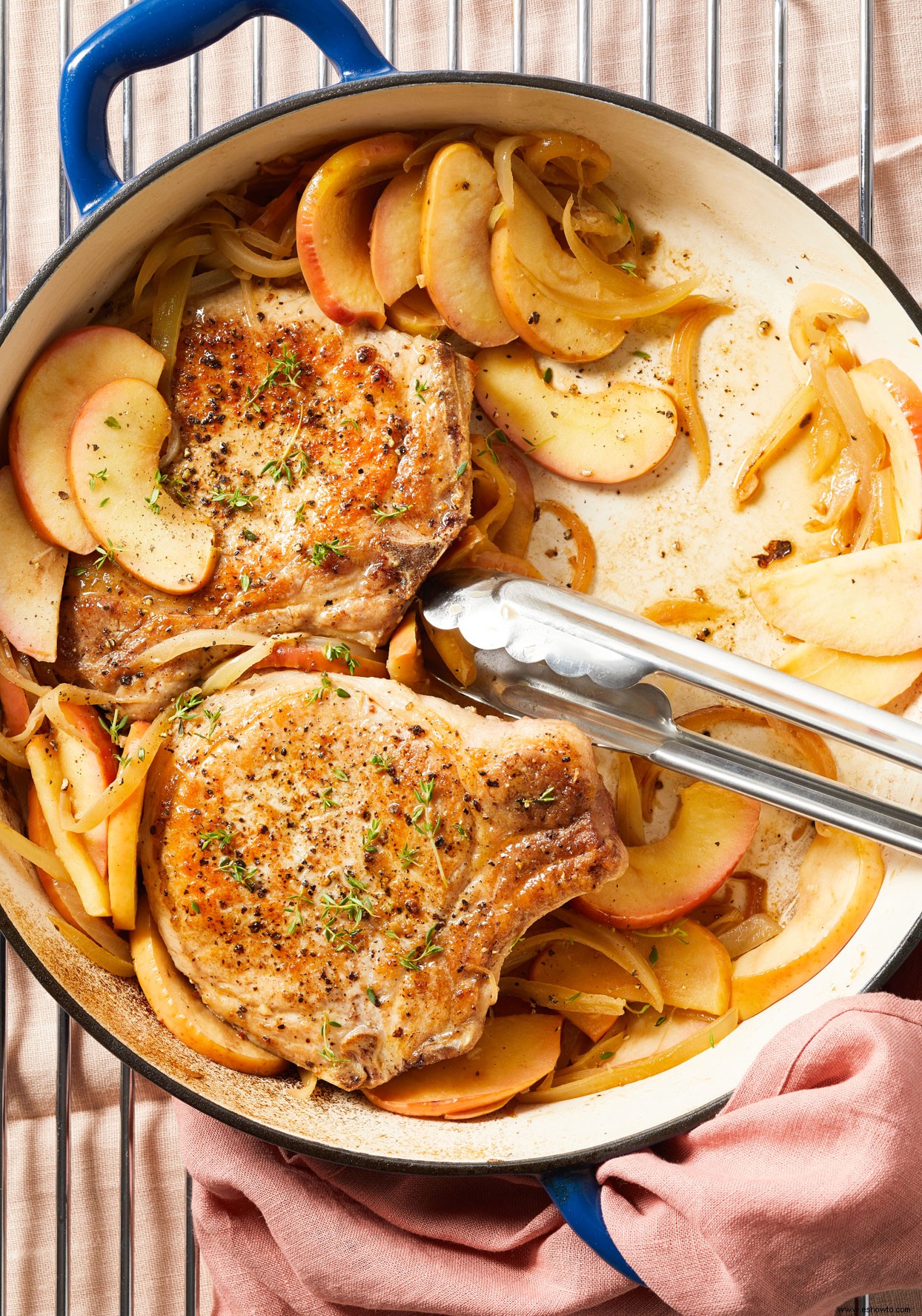 Chuletas De Cerdo A La Plancha Con Manzanas Y Cebolla 