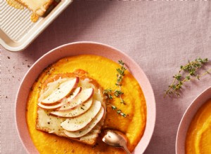 Sopa Cremosa de Zanahoria y Manzana con Tostadas de Queso Cheddar: Receta Otoñal Imperdible