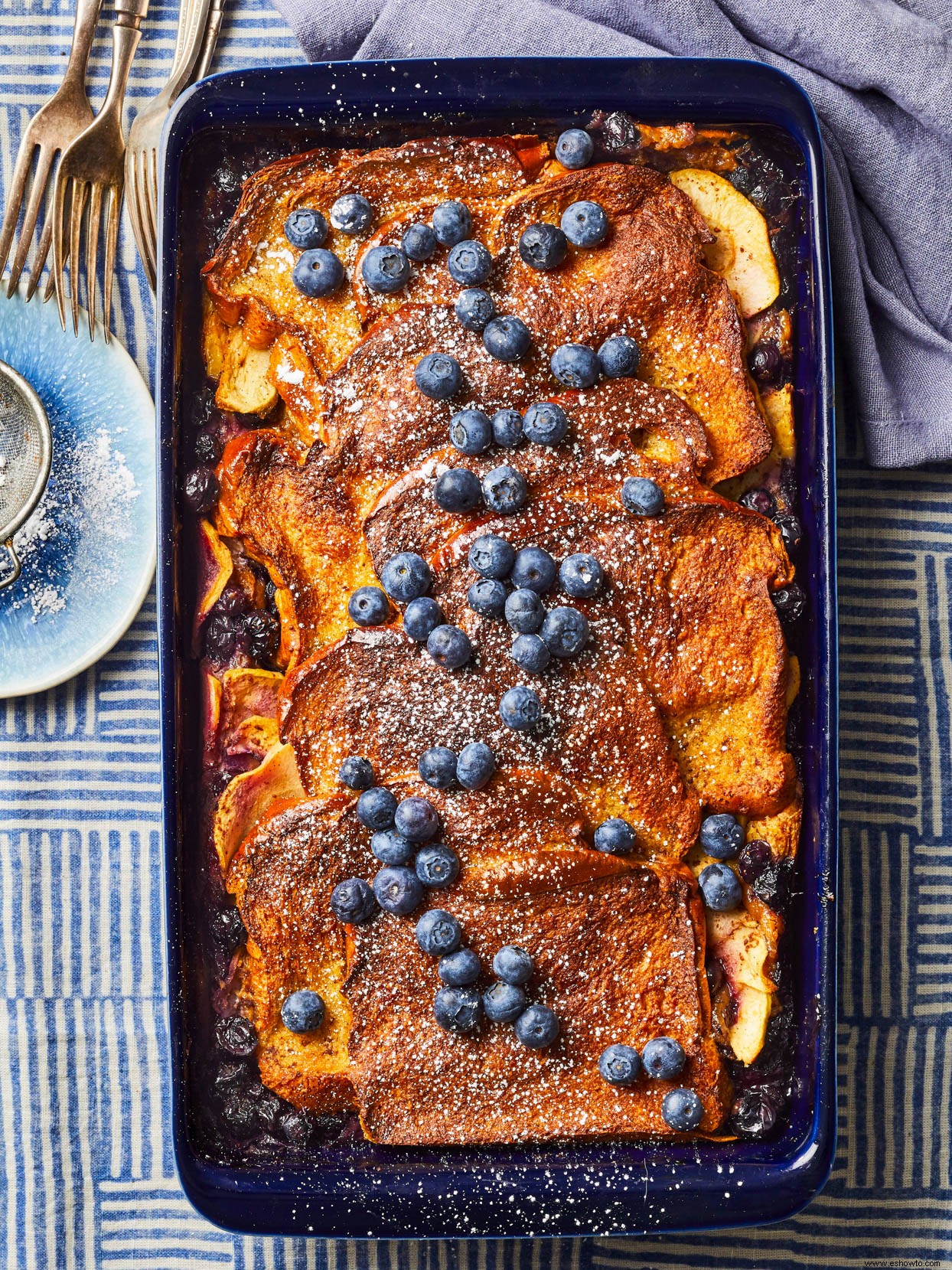 Budín de pan de manzana y arándanos 