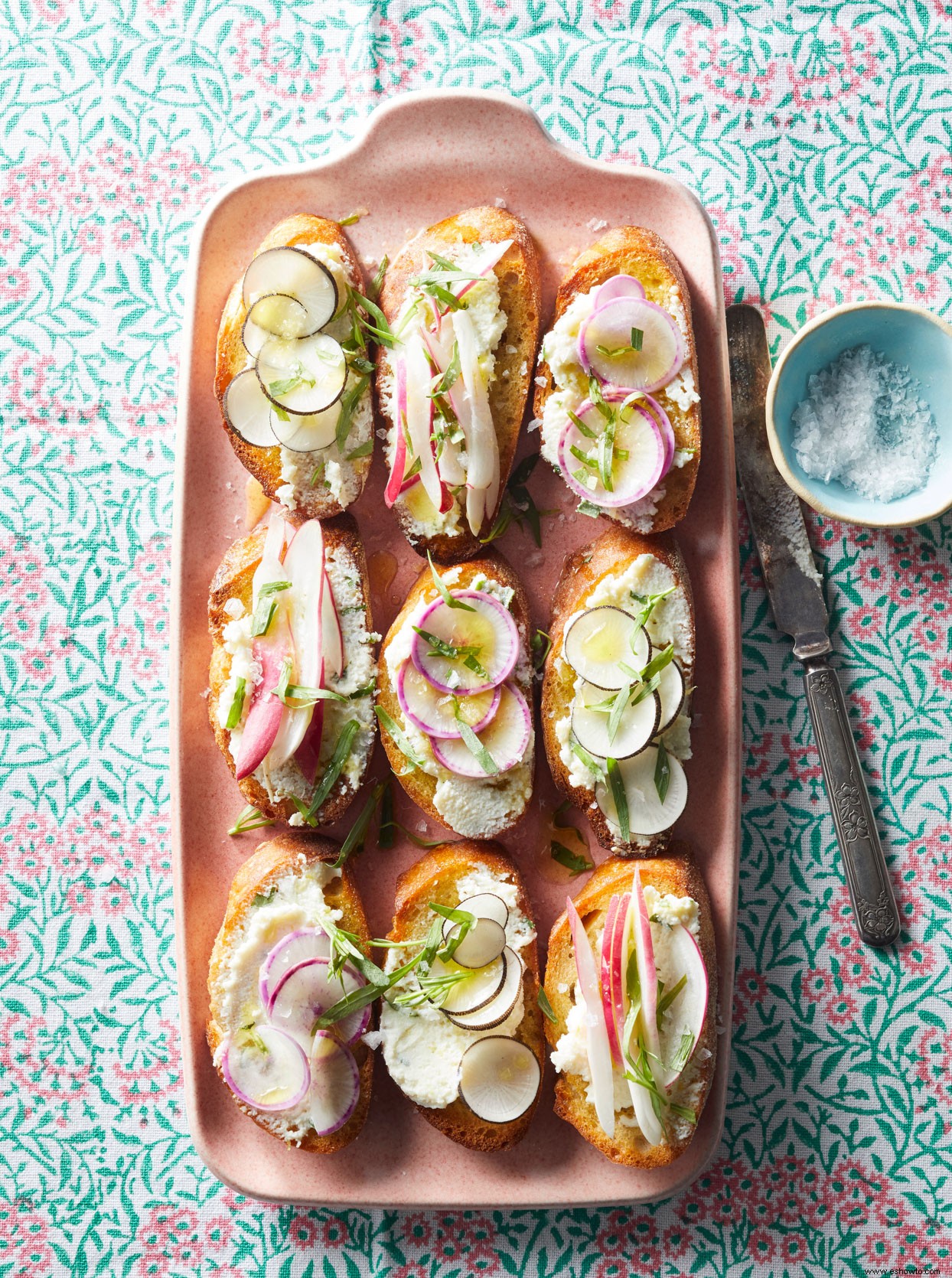 Ensalada De Rábano Crostini 