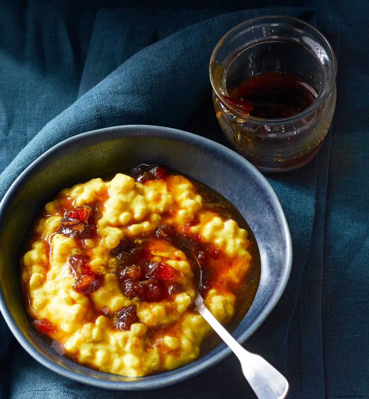 Budín de cebada con cúrcuma y jengibre 