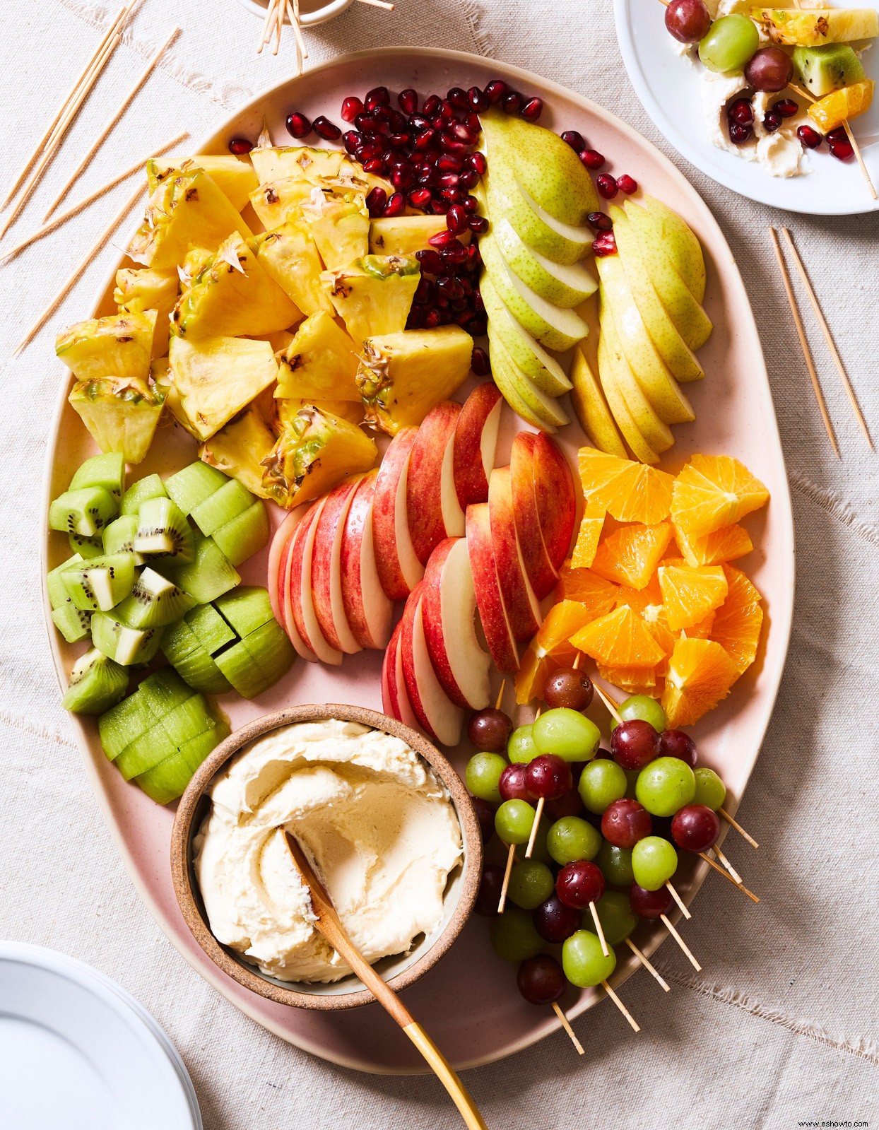 Plato de frutas con salsa de arce y mascarpone 