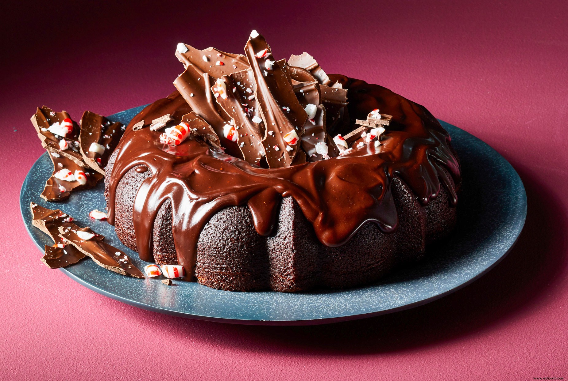 Pastel de tres chocolates con ganache de menta 