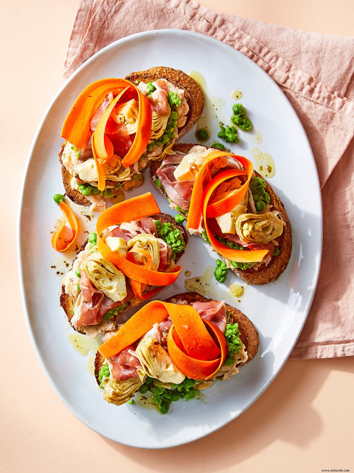 Tostadas De Guisantes Y Alcachofas 