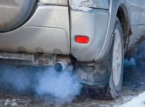 Apagar el coche ahorra más combustible que dejarlo al ralentí: el motivo científico