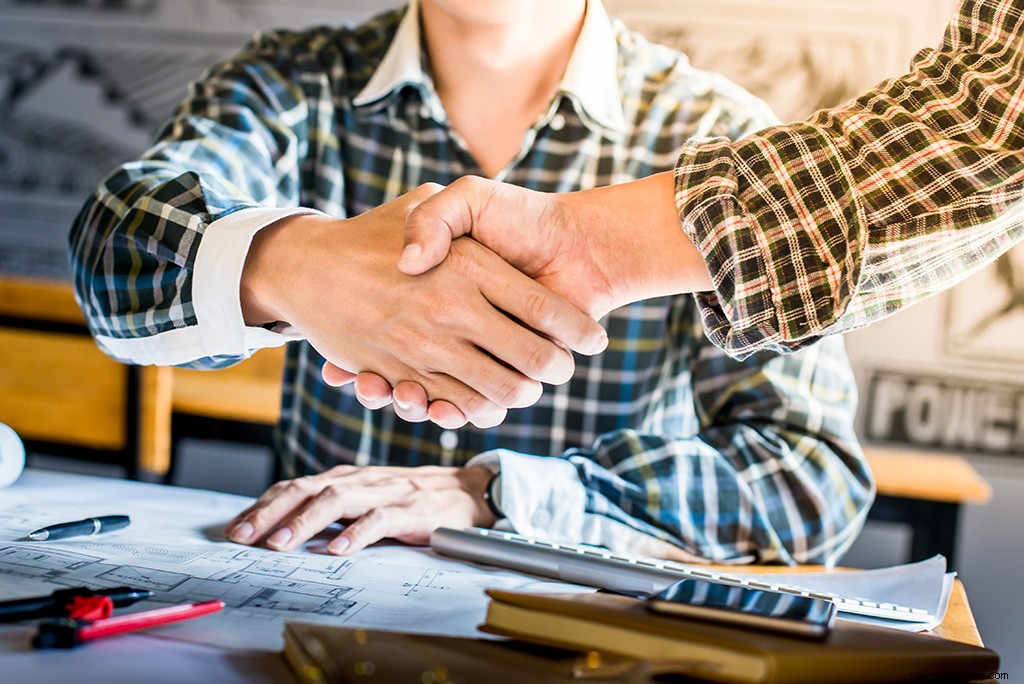 Cómo elegir al mejor contratista para el trabajo 